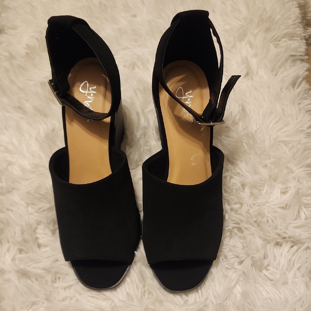 Elegant Black Ankle Strap Women's Sandals